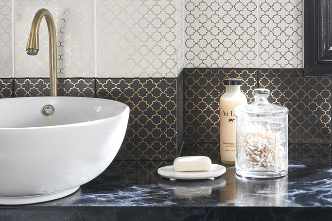 Here's How To Tile Your Own Splashbacks 