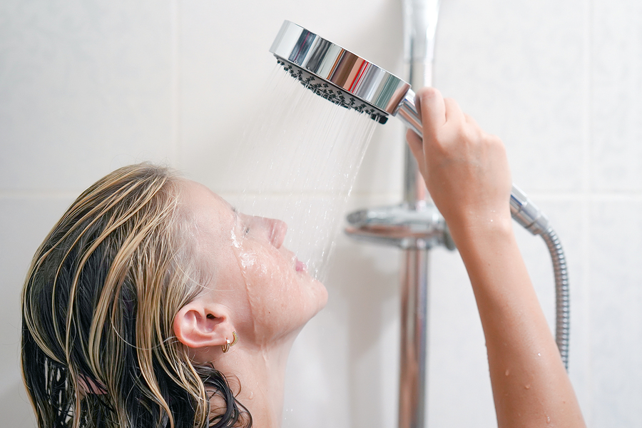 Why It’s Better to Shower at Night, According to a Skincare Expert