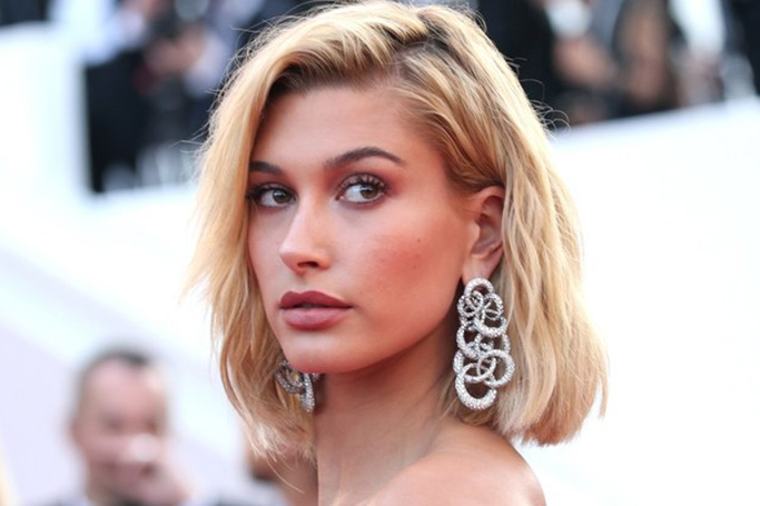 Hailey Baldwins Engagement Ring Is On The Cover Of Vogue Mexico Ewmoda 1873