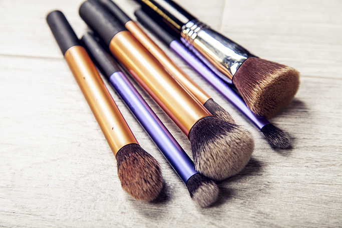 clean makeup brushes fast