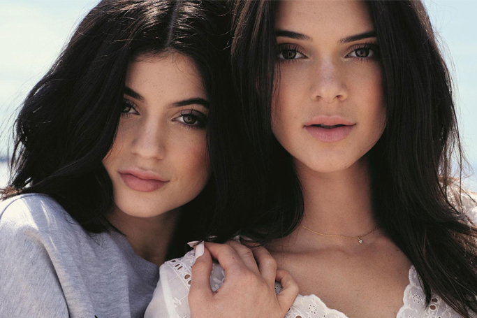 This Is The Facial Kendall & Kylie Swear By For Glowing Skin | ewmoda