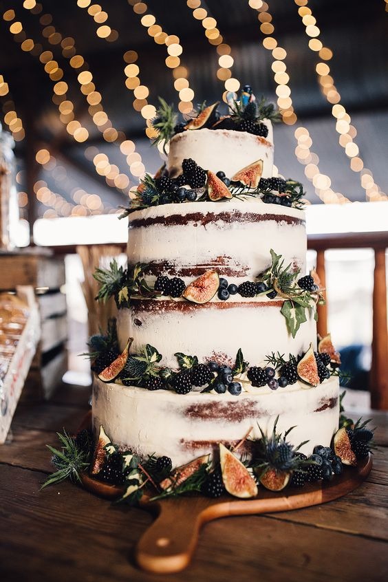 Winter wedding cake winter wedding inspiration in Dubai