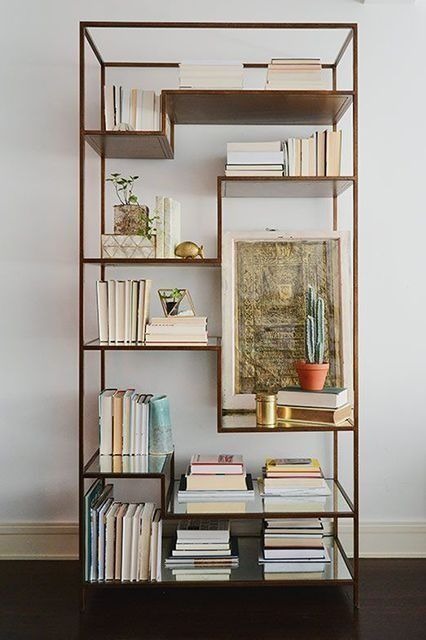 Tips on bookshelf styling 