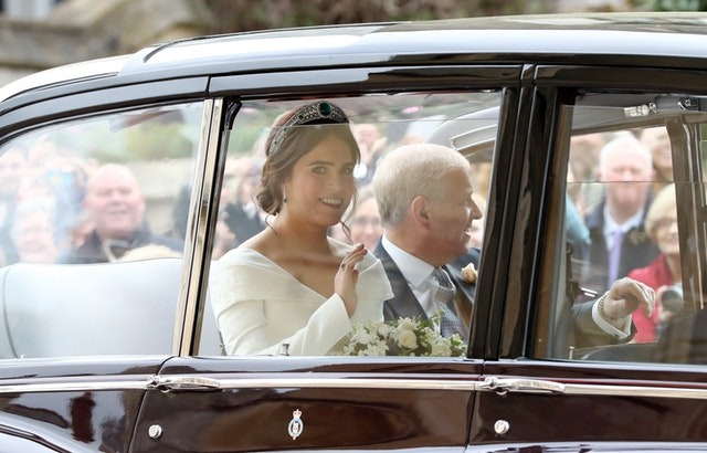 Princess Eugenie's Wedding Dress Princess Eugenie's Wedding Dress 4