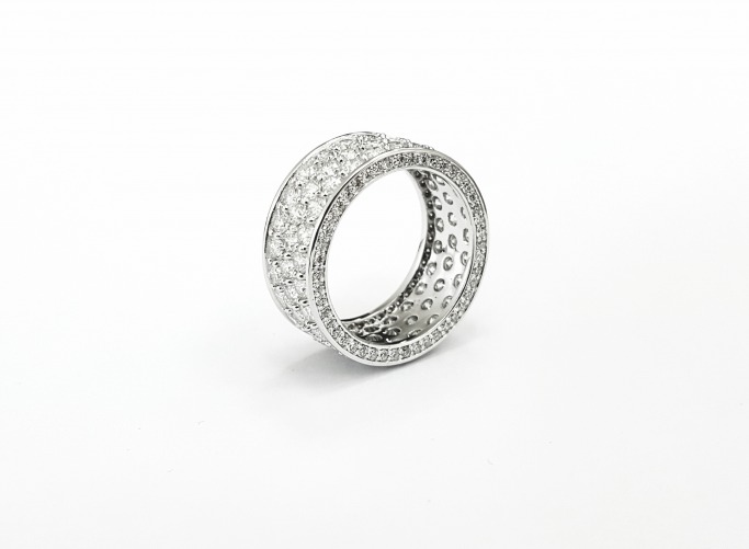Eternity Rings: What Are They, And Why Should You Give One? Eternity Rings: What Are They, And Why Should You Give One?