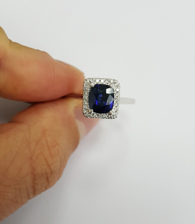 Everything There Is to Know About September's Birthstone Sapphire Everything There Is to Know About September's Birthstone Sapphire
