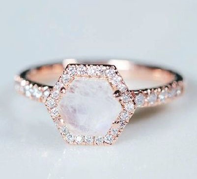 Engagement ring trends 2018 