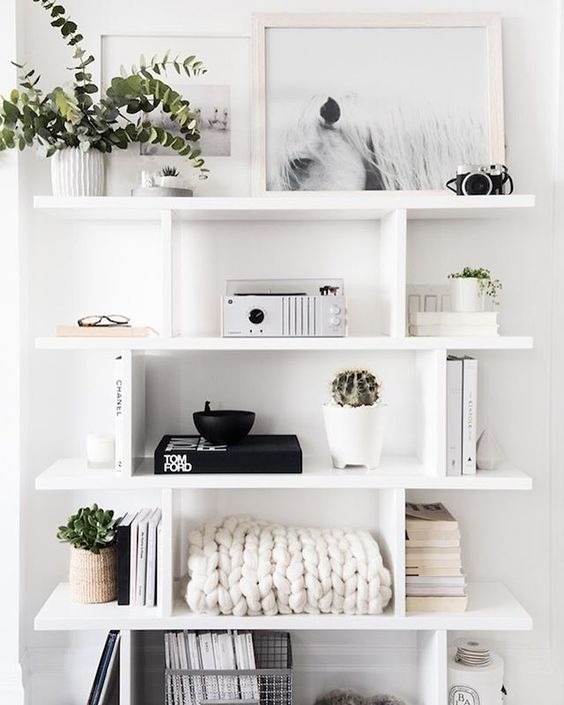 Tips on bookshelf styling 