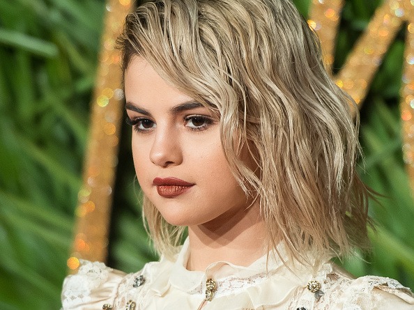 Selena Gomez blonde at the Fashion Awards Celebrity hair transformations 2017
