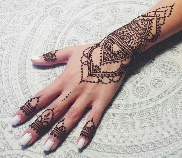 12 Henna Design Ideas Perfect For Eid | ewmoda