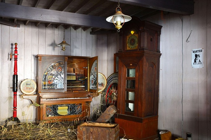 image credit:abandonedkansai.com Western Village, an abandoned theme park in Niko, Japan