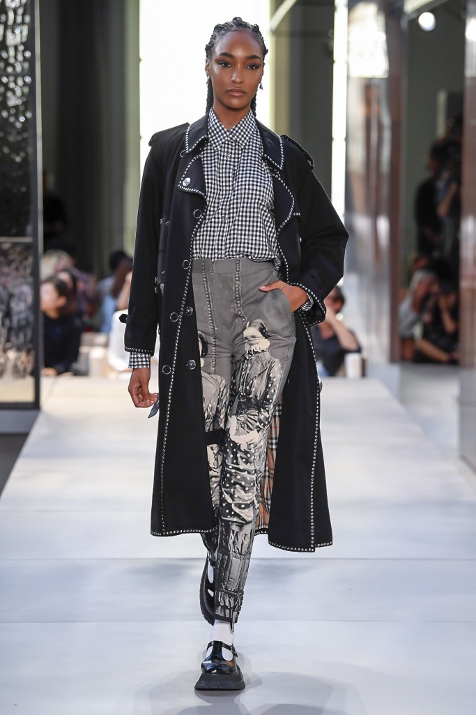 5 Things To Know About Riccardo Tisci's Burberry Debut | ewmoda