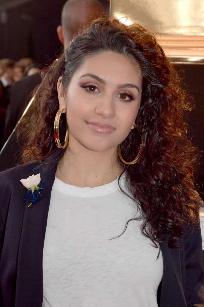 Alessia Cara Grammys beauty looks
