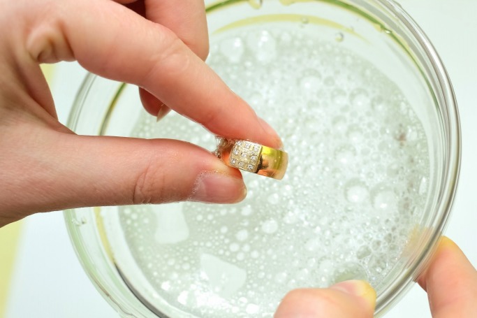 How to clean your diamond engagement ring Dubai Diamond Engagement Rings