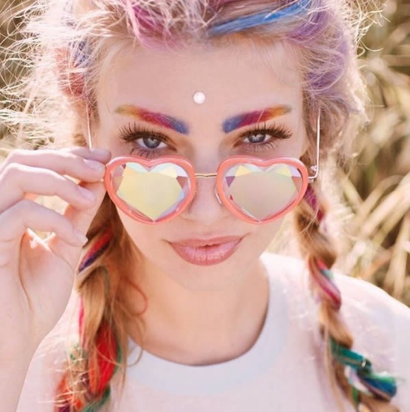 8 Of The Weirdest Eyebrows Trends Out There 