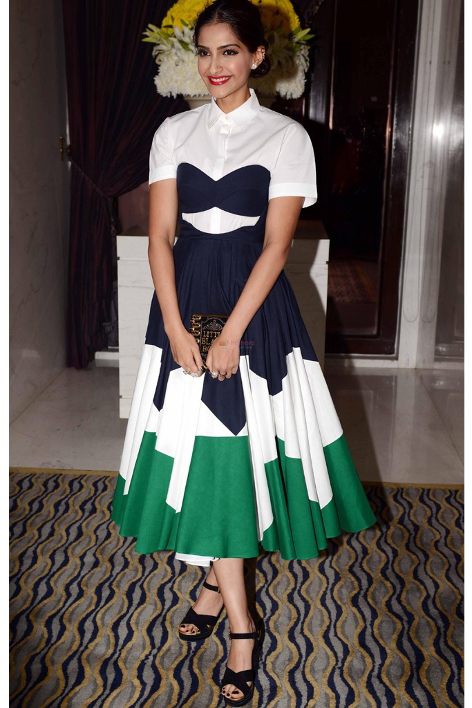 10 Times Sonam Kapoor Was An Epic Red Carpet Fail 10 Times Sonam Kapoor Was An Epic Red Carpet Fail