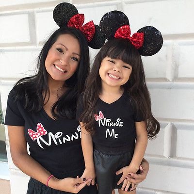 mother-daughter matching outfits