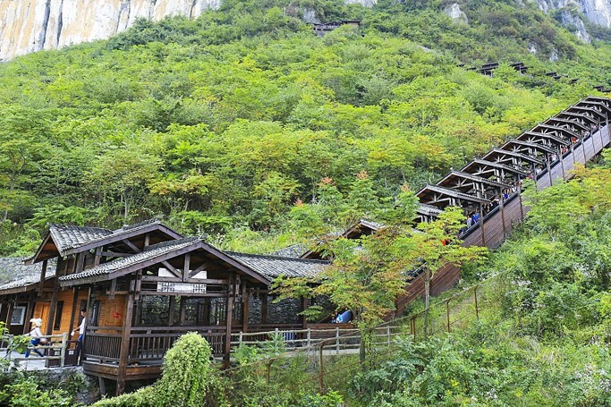 world's longest escalator china