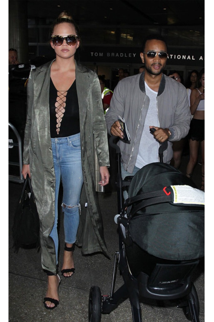 The Worst Celebrity Airport Looks EVER The Worst Celebrity Airport Looks EVER