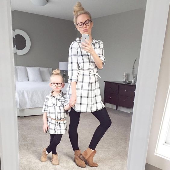 mother-daughter matching outfits