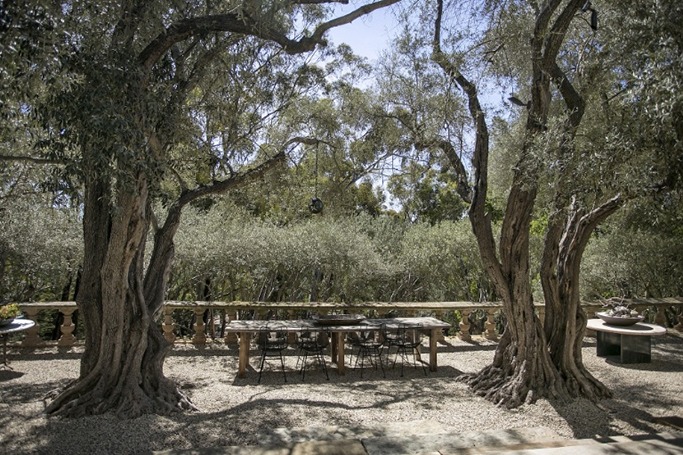 Inside Ellen DeGeneres' Gorgeous $45 Million Home Inside Ellen DeGeneres' Gorgeous $45 Million Home