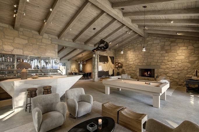 Inside Ellen DeGeneres' Gorgeous $45 Million Home Inside Ellen DeGeneres' Gorgeous $45 Million Home