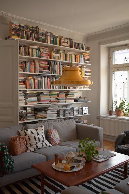 Books Items to stop hoarding and declutter