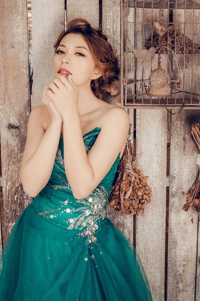 image credit: tiffany_wear_blackskirt/Instagram image credit: tiffany_wear_blackskirt/Instagram