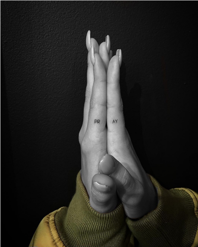 Hailey Baldwin pray tattoo Hailey Baldwin pray tattoo