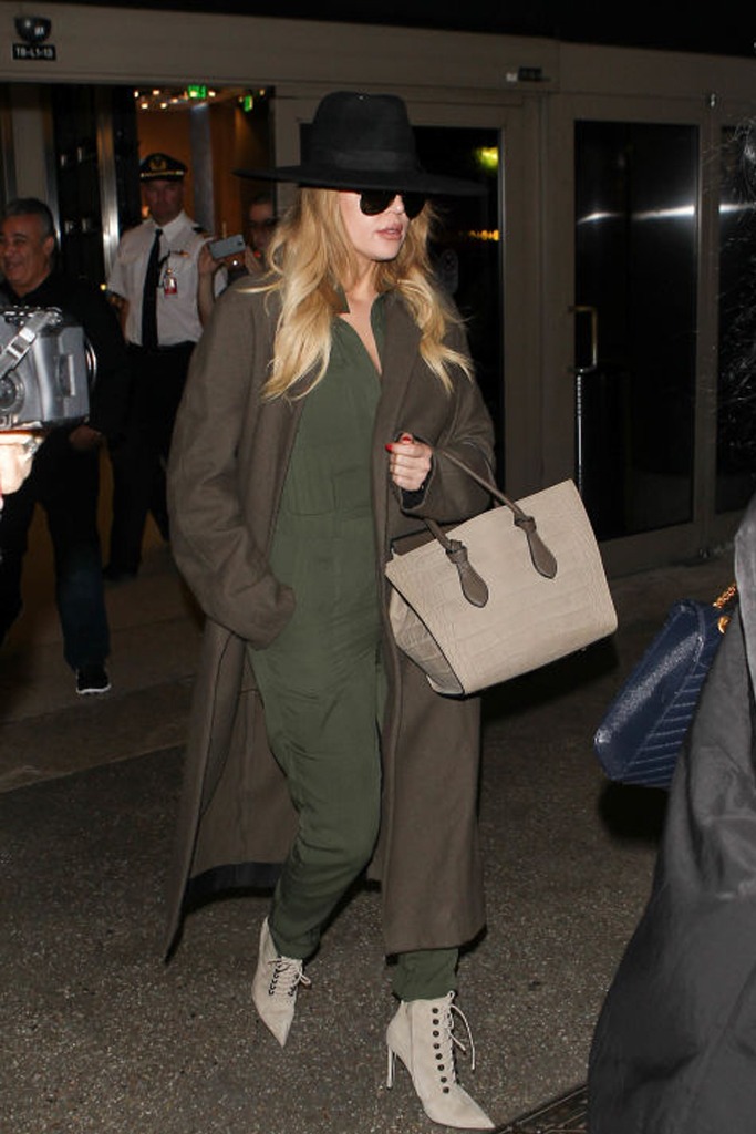 The Worst Celebrity Airport Looks EVER The Worst Celebrity Airport Looks EVER