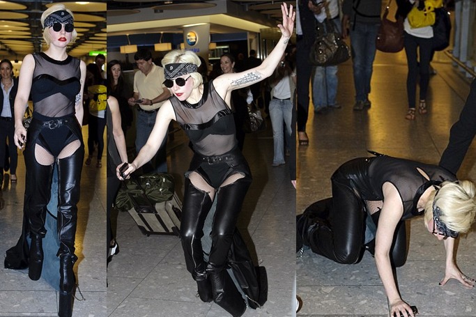 The Worst Celebrity Airport Looks EVER The Worst Celebrity Airport Looks EVER