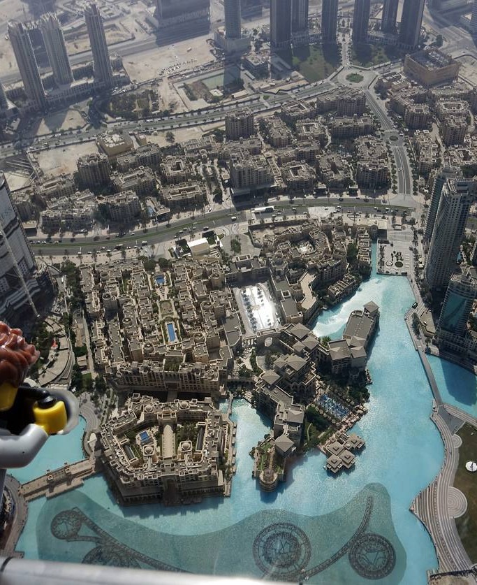 image credit:thelegobackpacker/Instagram Lego Backpacker
