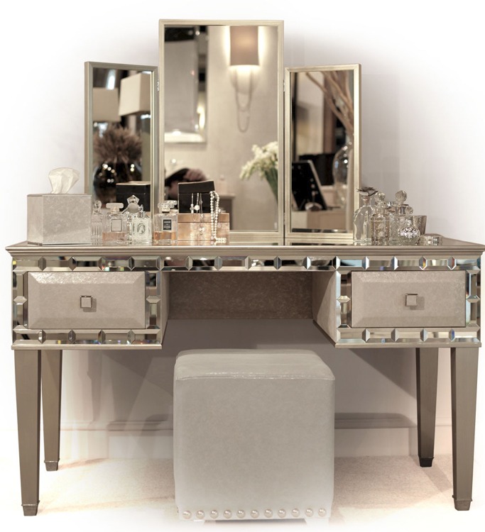 10 Makeup Vanities That Every Beauty Lover Will Want 10 Makeup Vanities That Every Beauty Lover Will Want