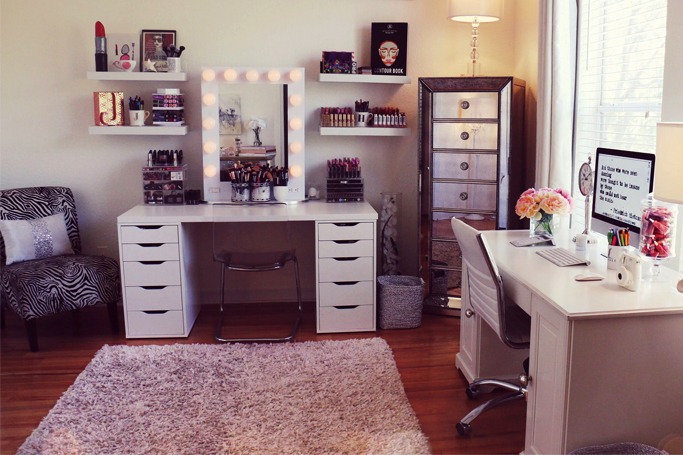 10 Makeup Vanities That Every Beauty Lover Will Want