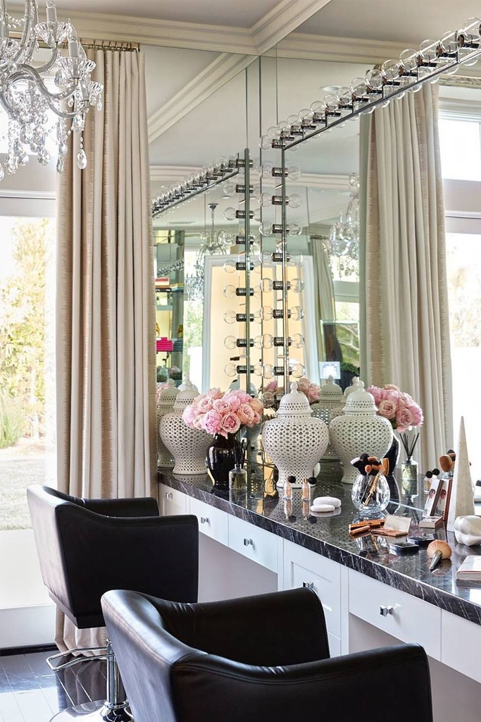 10 Makeup Vanities That Every Beauty Lover Will Want 10 Makeup Vanities That Every Beauty Lover Will Want