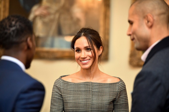 Chic Blazer Meghan Markle boat neckline chic blazer