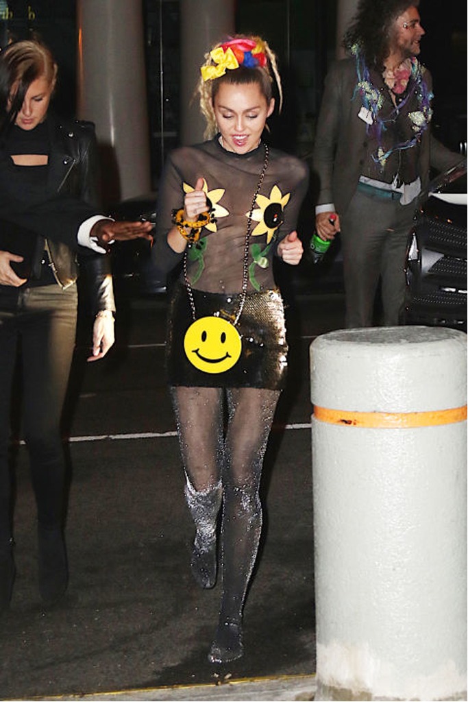 The Worst Celebrity Airport Looks EVER The Worst Celebrity Airport Looks EVER