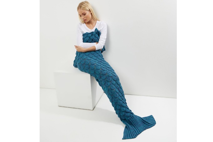 New Look - Blue Scale Texture Mermaid Tail Blanket New Look - Blue Scale Texture Mermaid Tail Blanket