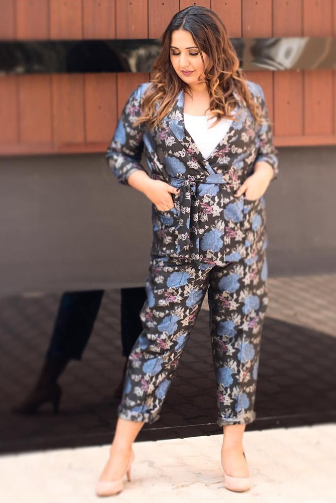 Nikita Phulwani (@niggiphulwani) Nikita Phulwani (@niggiphulwani)