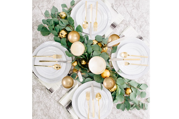 holiday dinner table setting