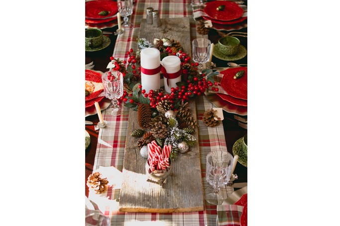 holiday dinner table setting