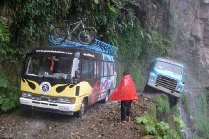 Hilarious Travel Fails Caught On Camera Hilarious Travel Fails Caught On Camera