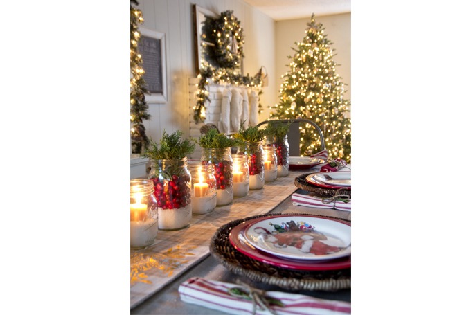 holiday dinner table setting