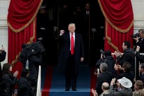 donald trump tie too long