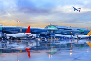 The 10 Best Performing Airlines To Travel In 2017