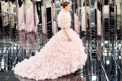 PIC] Lily-Rose Depp's Chanel Dress: Stunning Pink Ruffled Gown At