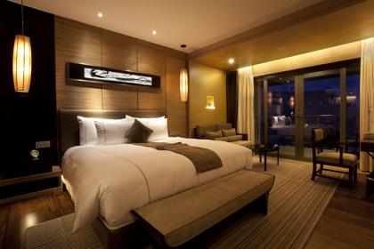 7 Ways To Make Your Bedroom Look As Cly A Hotel Room 7 Ways To Make Your Bedroom Look As Cly A Hotel Room