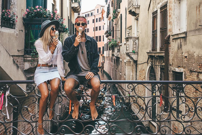 This Insta-famous Travelling Couple Gets Paid $9,000 For A Single Post